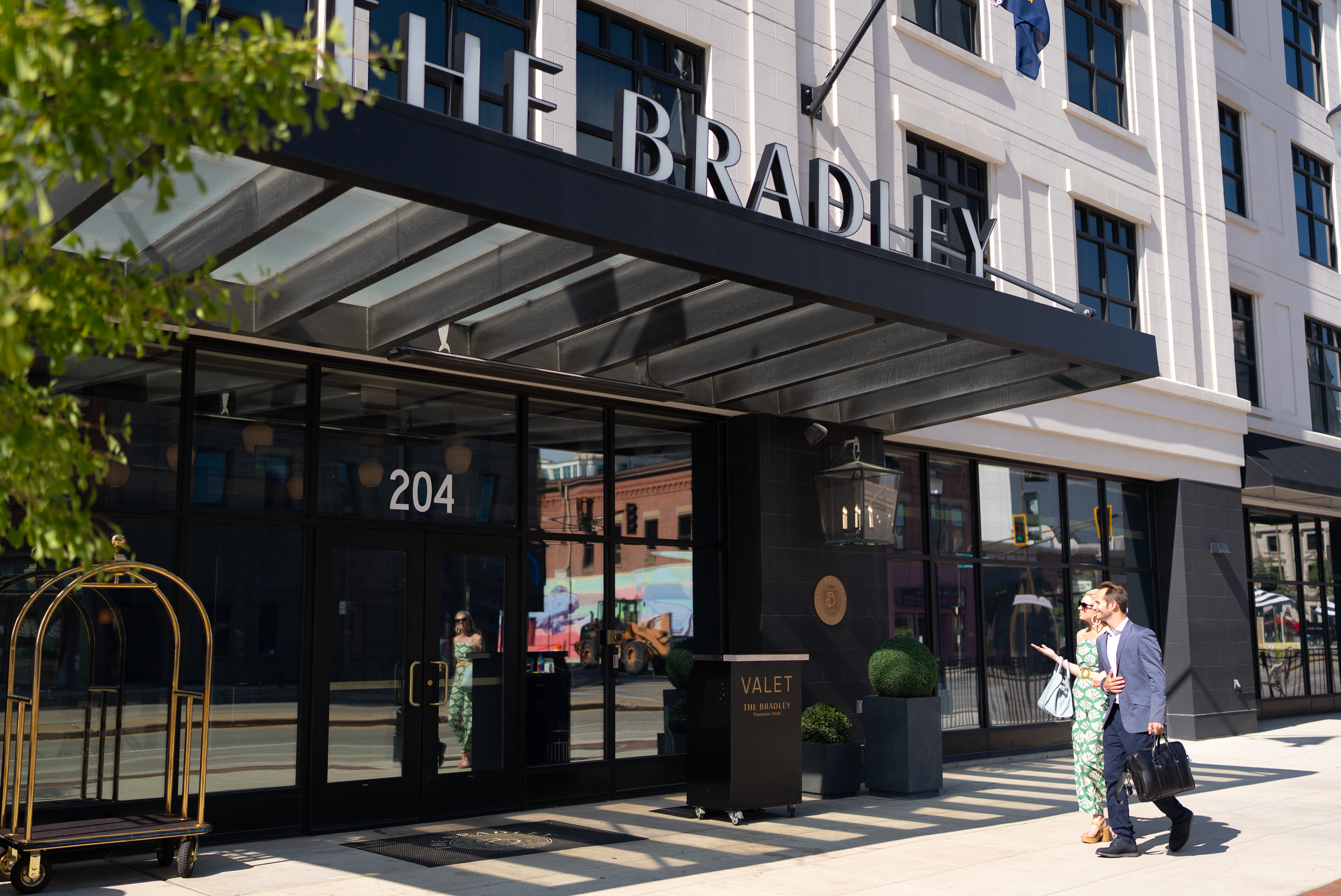 bradleyhotel.com logo